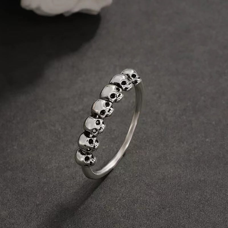 Anillo de calavera de estilo vintage para hombres y mujeres de latón con acabado antiguo, anillo de moda temático de Halloween