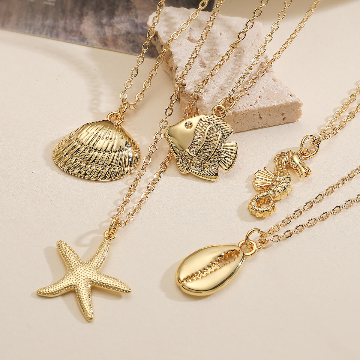 Minimalist 18K Gold Plated Brass Geometric Shell Starfish Pendant Necklace for Women