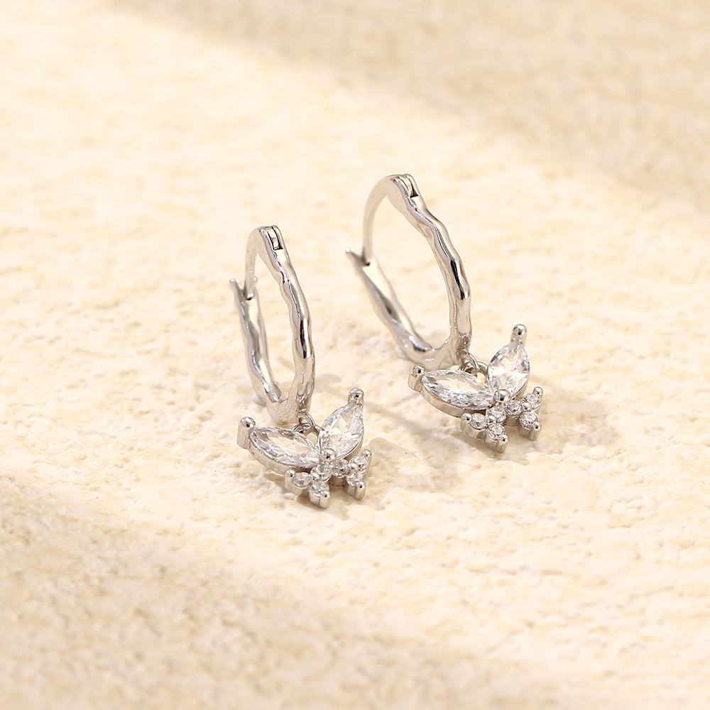 Orecchini da donna Sweet Streetwear in argento sterling 925 con farfalla intarsiata in zirconia cubica