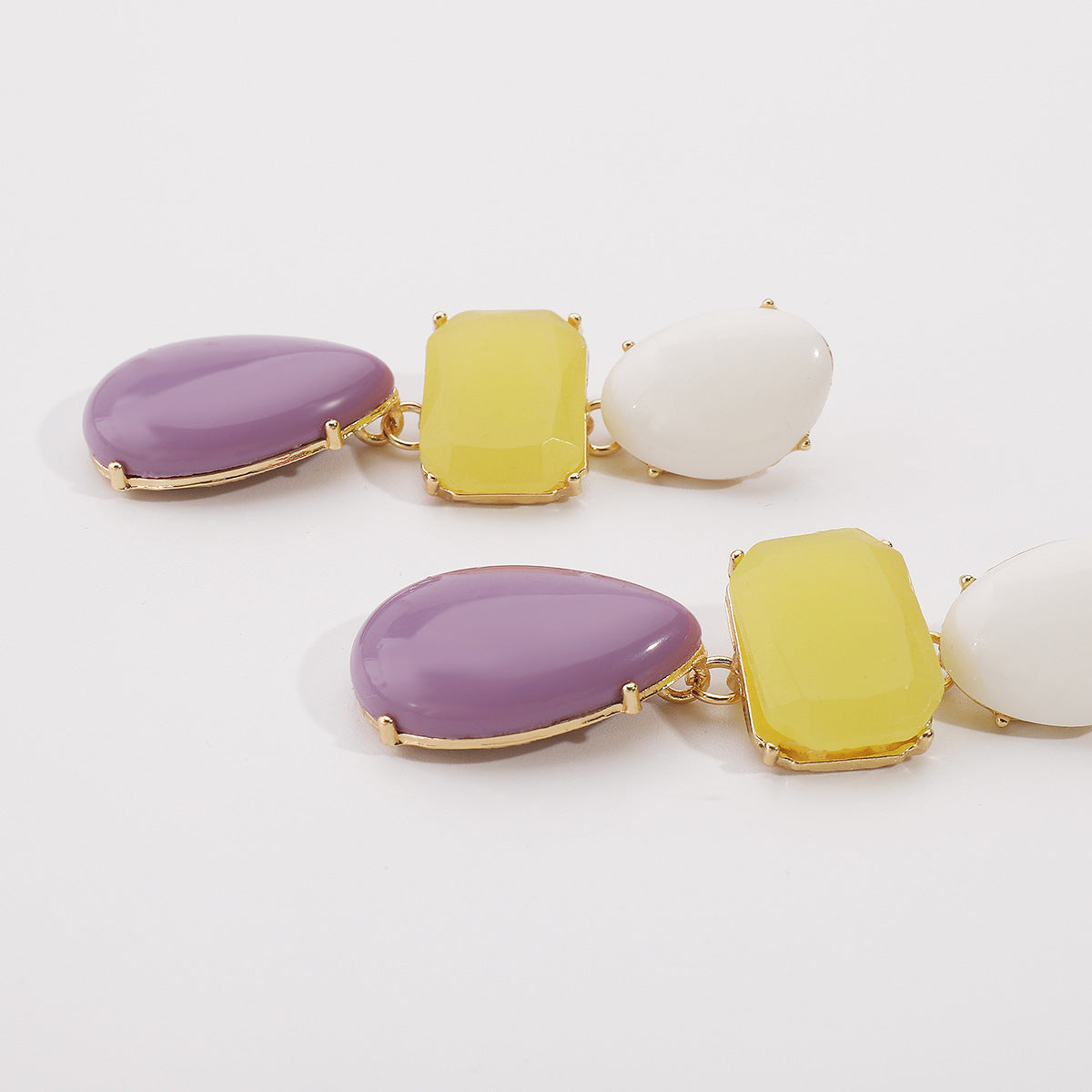 Pendientes de Resina Geométrica Minimalista en Colores Jalea con Base de Aleación Chapada en Oro para Mujer