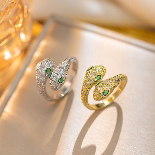 Anello Aperto a Forma di Serpente alla Moda da Donna con Zirconi Micro-Incastonati su Ottone Ecologico Placcato Oro