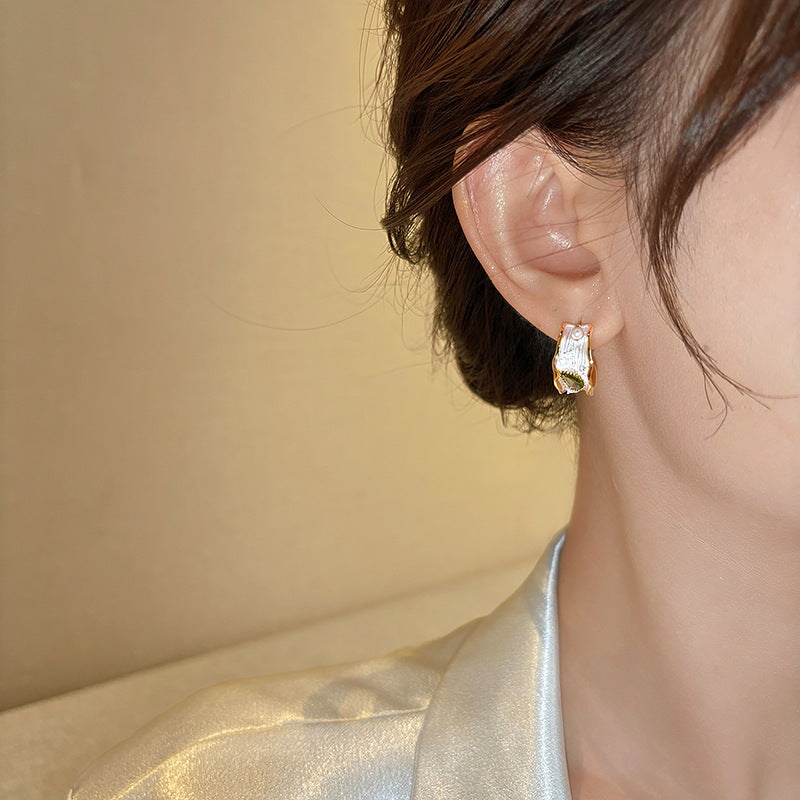 Orecchini a perno da donna geometrici minimalisti alla moda con perle e finitura smaltata