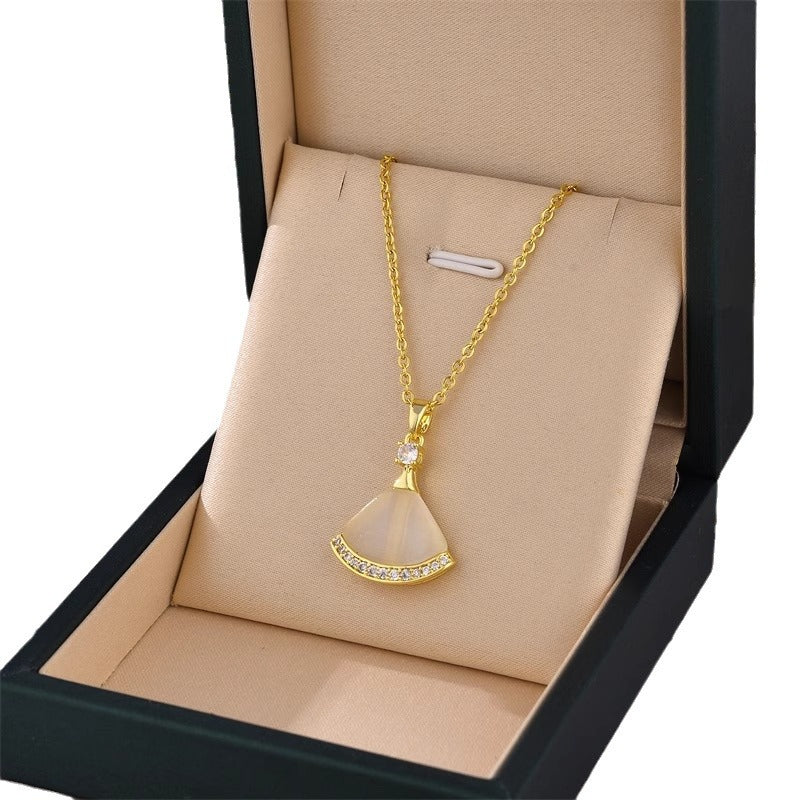Collana girocollo minimalista floreale da donna e da uomo in acciaio al titanio placcato oro con catena a maglie per uno stile discreto