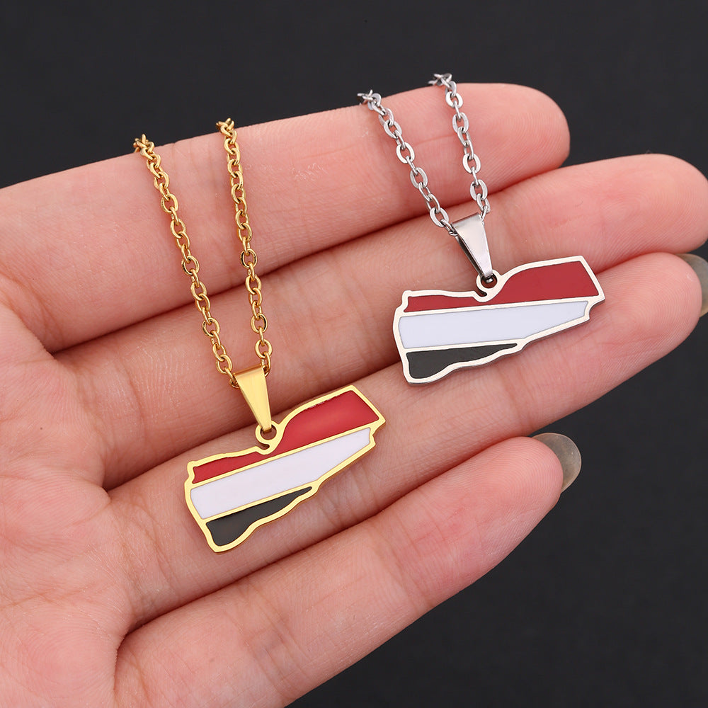 Collana Minimalista Geometrica con Ciondolo in Acciaio Inossidabile con Charm in Acciaio al Titanio e Finitura Placcata per Uomo e Donna Stile Casual