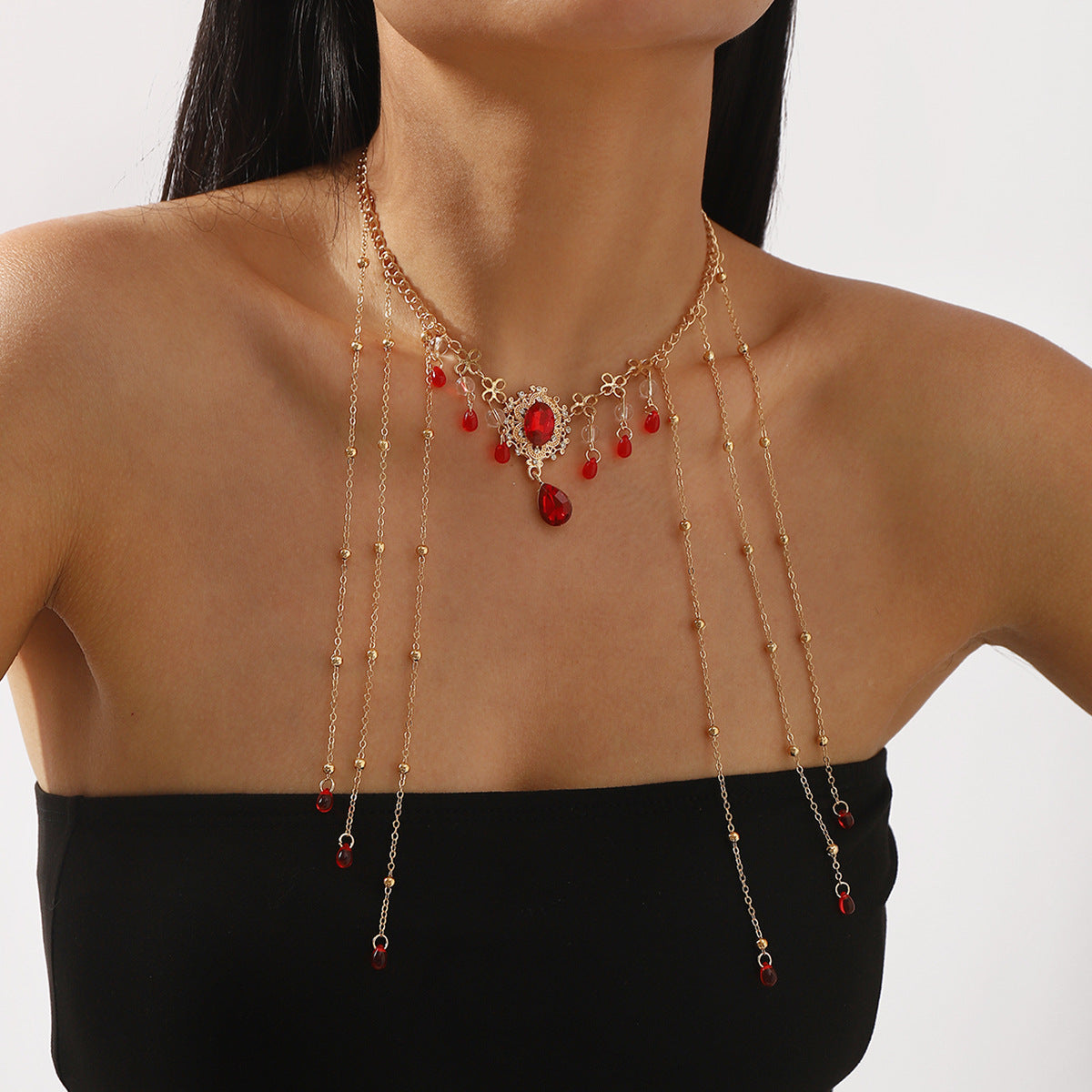 Collana pendente con strass a forma di goccia in stile cinese vintage con catena ondulata da donna
