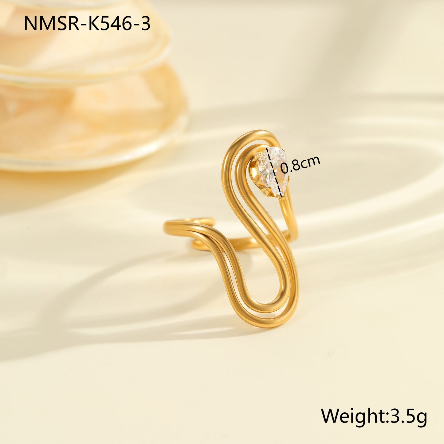 Anillo Minimalista Geométrico de Acero Inoxidable con Baño de Oro de 18K y Detalles de Zirconia para Mujer