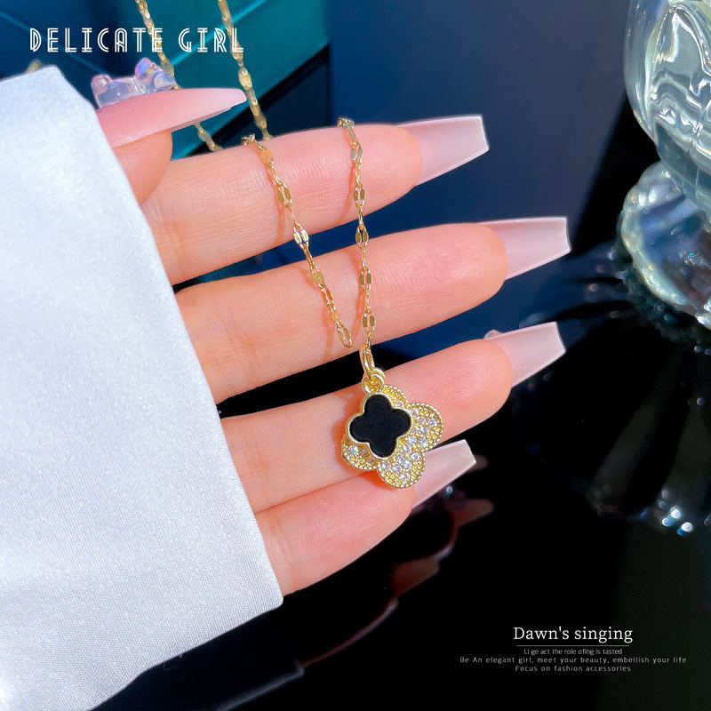 Collana con Pendente a Trifoglio a Doppio Strato di Lusso da Donna in Acciaio al Titanio con Intarsi di Strass