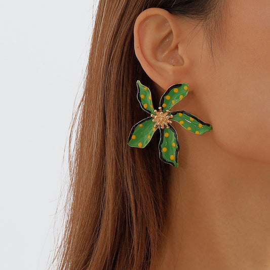 Pendientes florales de lunares dulces y atrevidos para mujer, hechos de aleación con acabado esmaltado