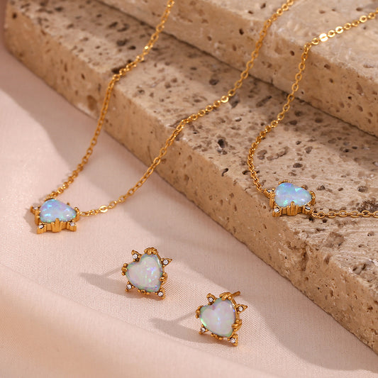 Set de collar, pendientes y pulsera vintage de acero inoxidable con baño de oro en forma de corazón para mujer