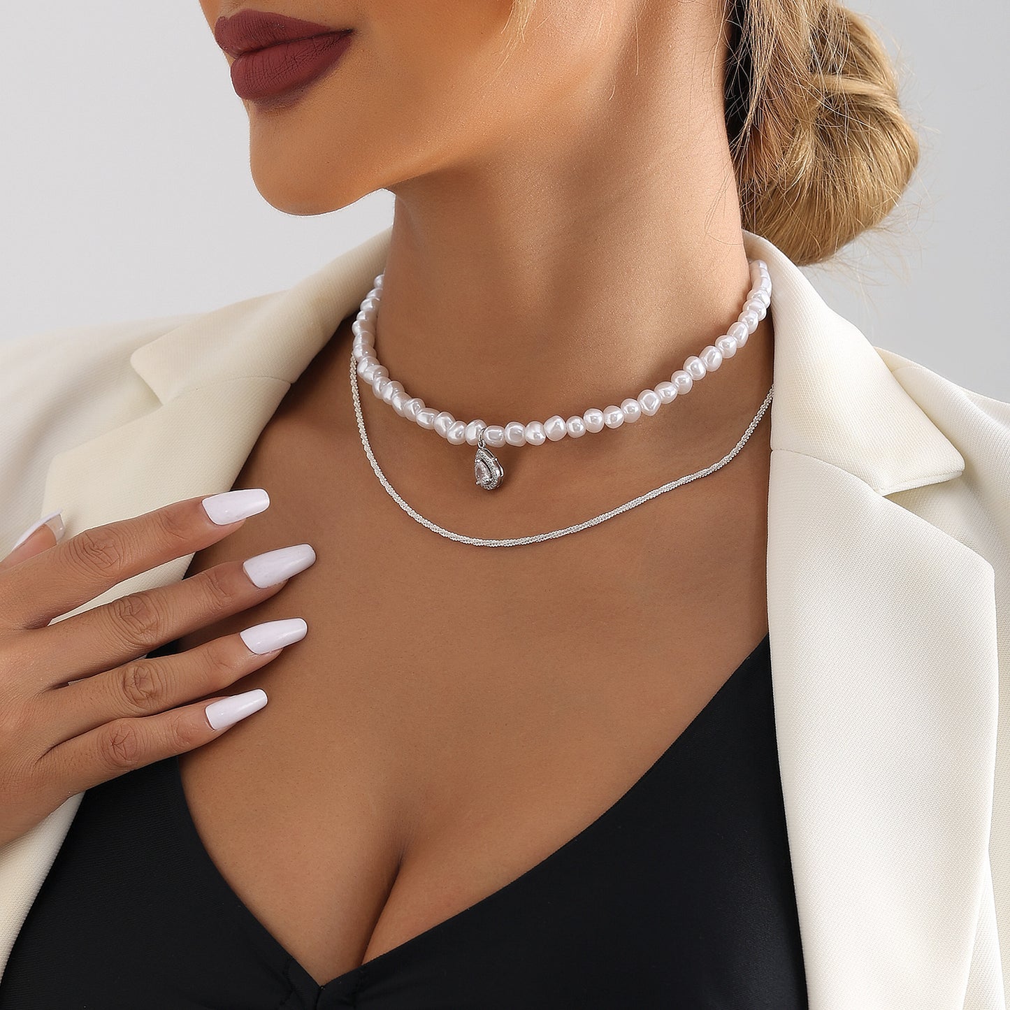 Collana pendente a doppio strato in acrilico con perle, stile geometrico minimalista vintage, da donna, con goccia di zircone e finitura placcata