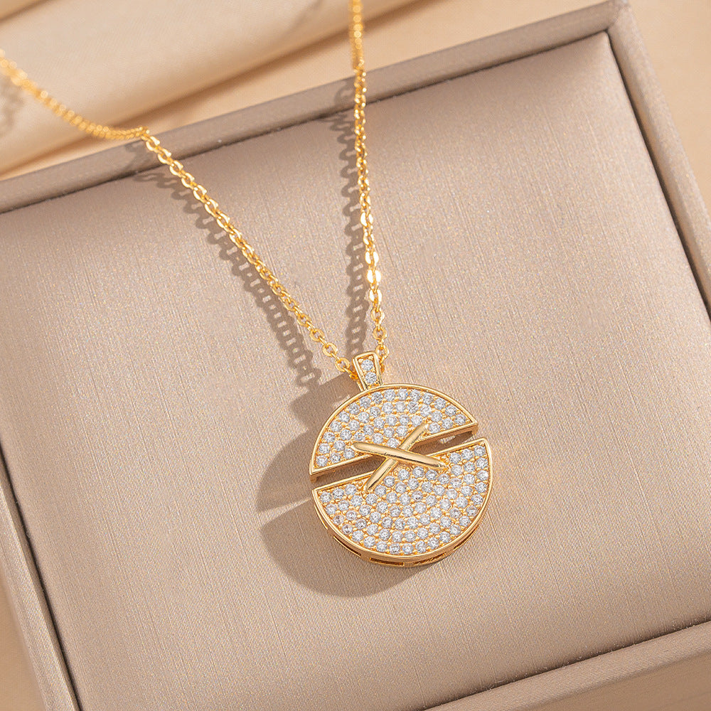 Light Luxury Star-Shaped Pendant Necklace for Women with 18K Gold Plated Copper and Titanium Steel O-Chain