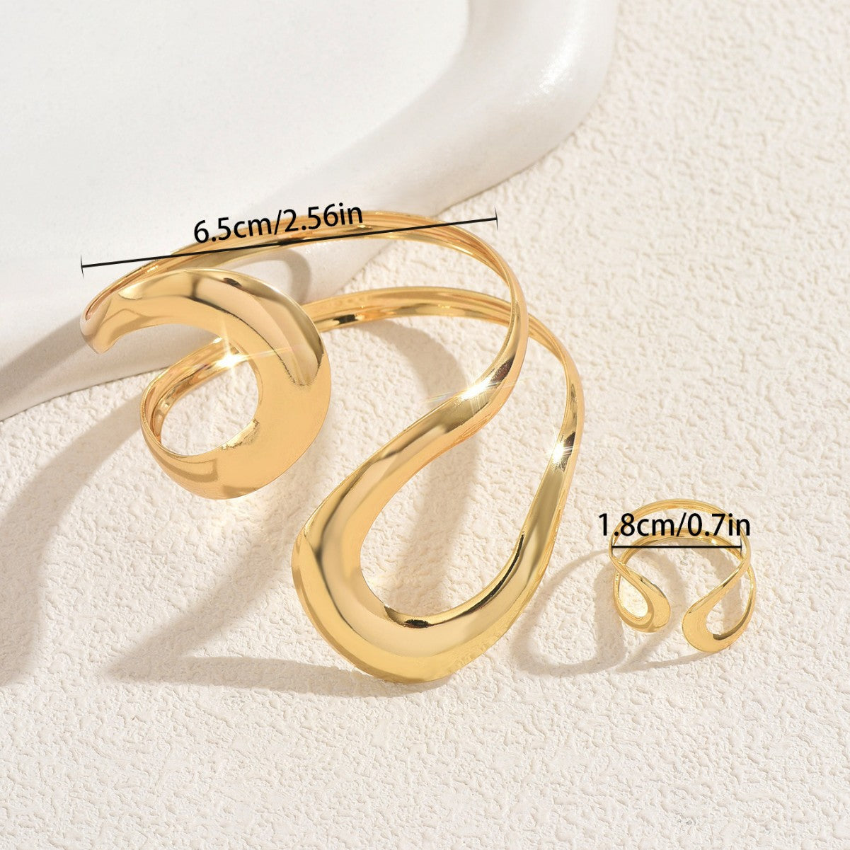Conjunto de pulsera y anillo de aleación de zinc pulido con forma geométrica hueca, ajustables, joyería tipo brazalete