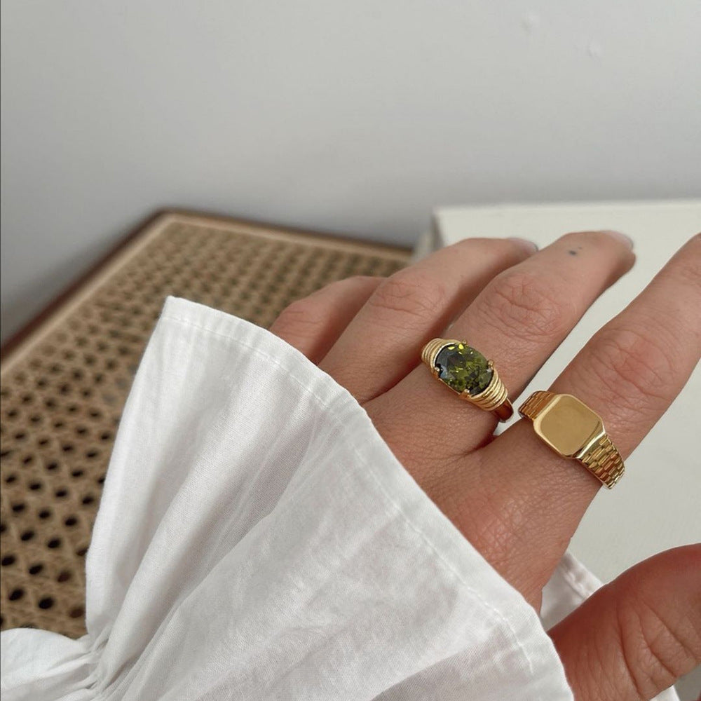 Anello ovale minimalista alla moda con zirconi in acciaio inossidabile con finitura placcata da donna