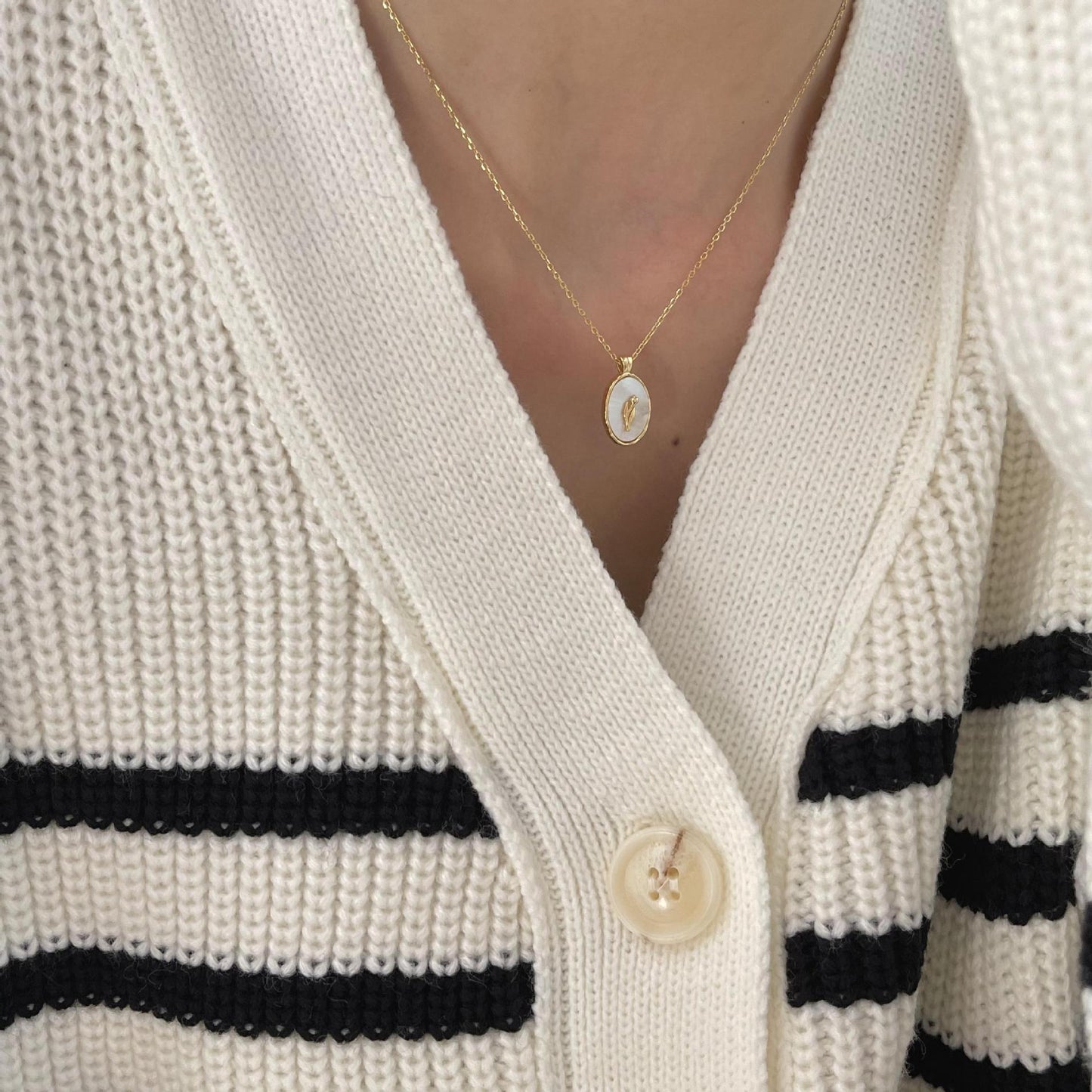 Minimalist Geometric Oval Tulip Shell Pendant Necklace in 925 Sterling Silver with Beaded Chain