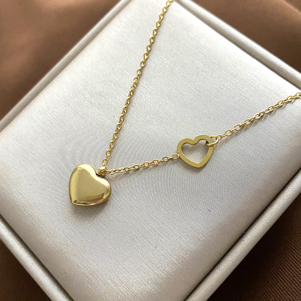 Collana da donna minimalista con pendente a forma di animale in acciaio al titanio, finitura placcata e delicata catena clavicolare