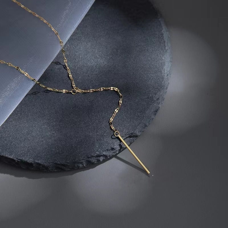 Collana a Y con ciondolo a labbra minimalista in acciaio al titanio placcato oro con nappe lunghe da donna