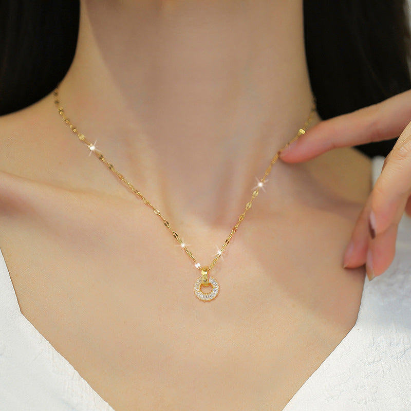 Set Collana e Orecchini in Acciaio al Titanio di Lusso Geometrico con Intarsi di Strass da Donna