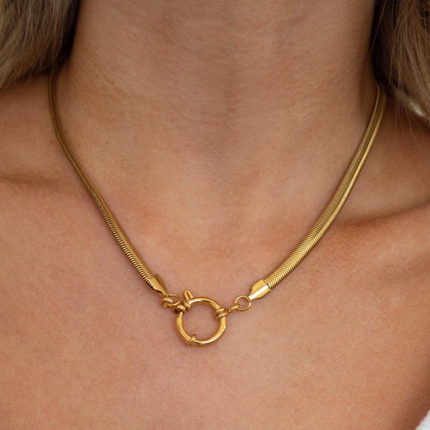 Elegant 18K Gold Plated Stainless Steel Floral Geometric Charm Bar with Cable Chain
