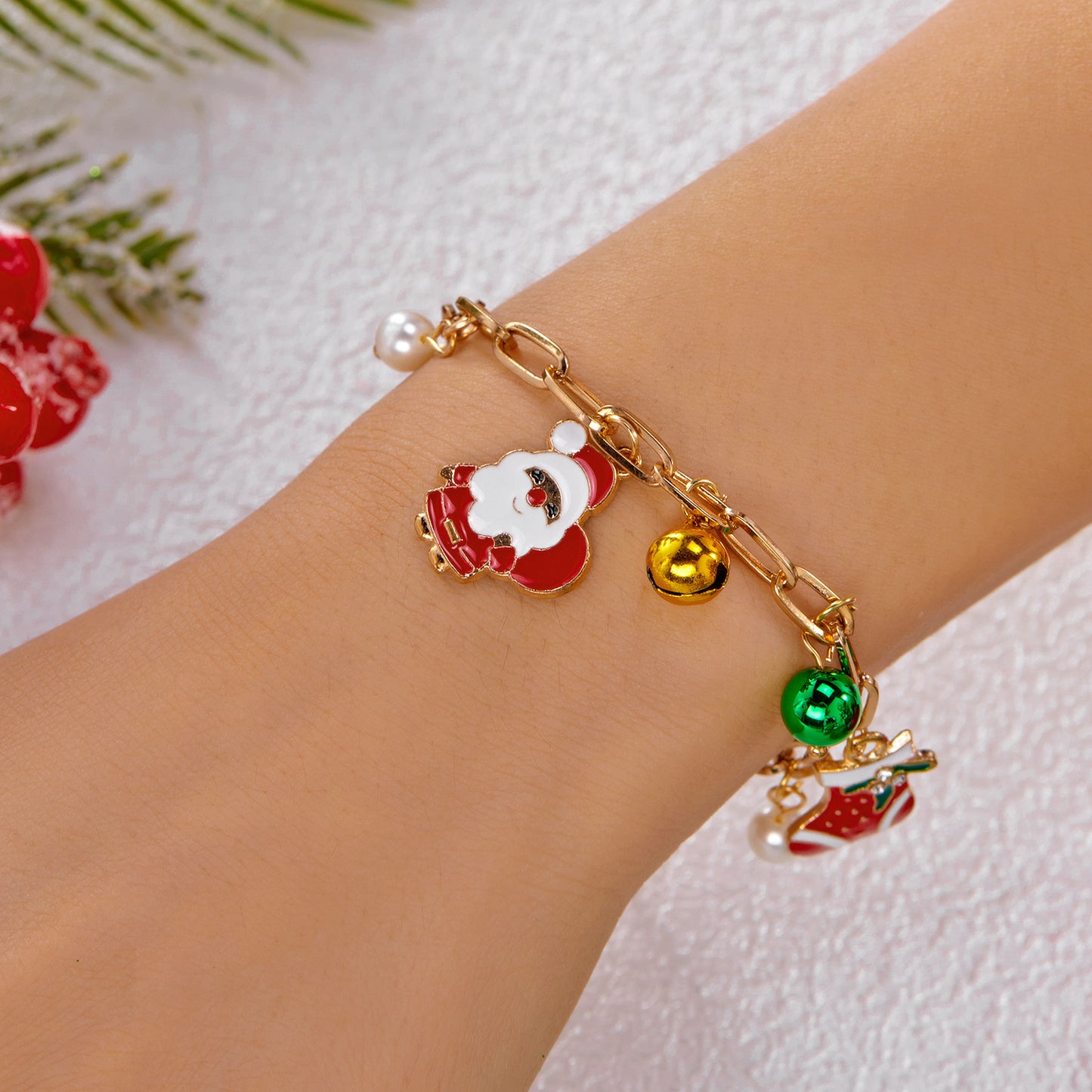 Collana con Pendente in Lega a Tema Natalizio con Ciondoli a Renna e Campanella, Elettroplaccata, Stile Minimalista e Dolce per Donna