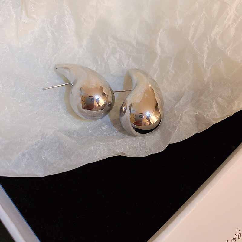 Orecchini da Donna a Cerchio Geometrico in Metallo e a Perno a Cuore, Stile Vintage con Finitura Placcata