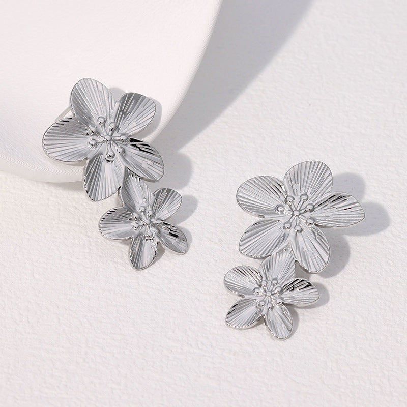 Vintage Floral Stainless Steel Gold-Plated Stud Earrings for Women Minimalist Luxury Fashion Accessory
