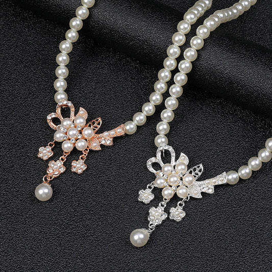Elegante conjunto de collar y pendientes de perlas florales para mujer, aleación chapada con delicado colgante de flor y estilo fresco y dulce.