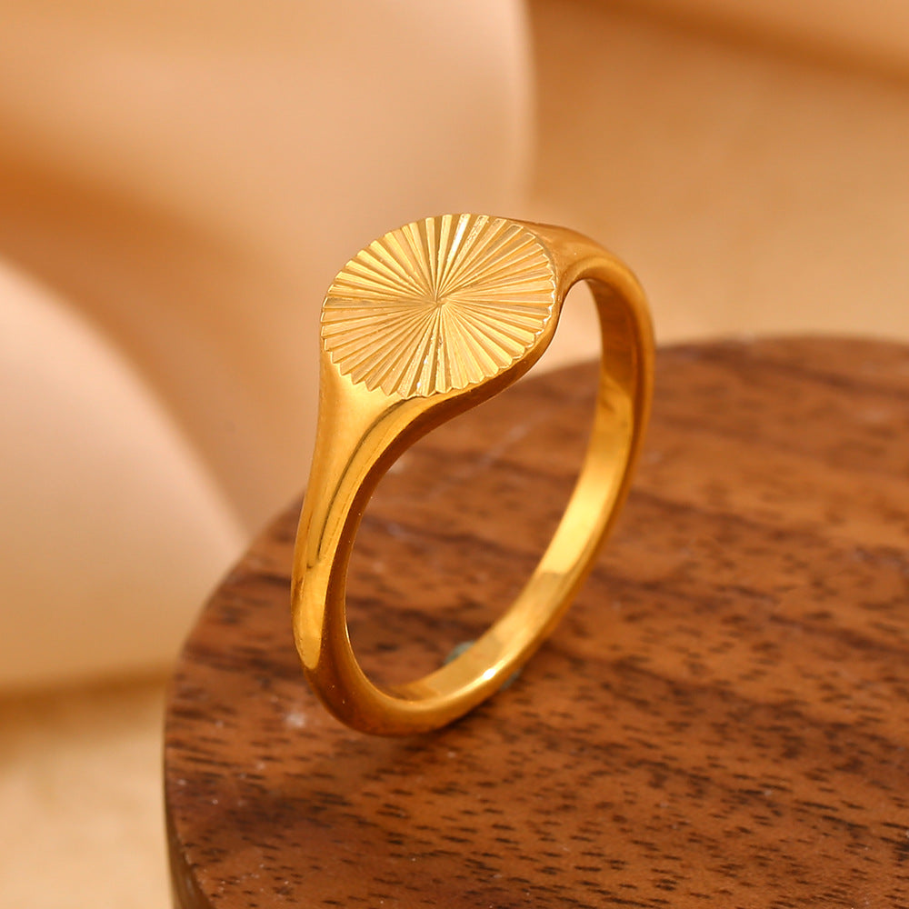 Anillo minimalista geométrico de acero inoxidable con baño de oro de 18 quilates para mujer