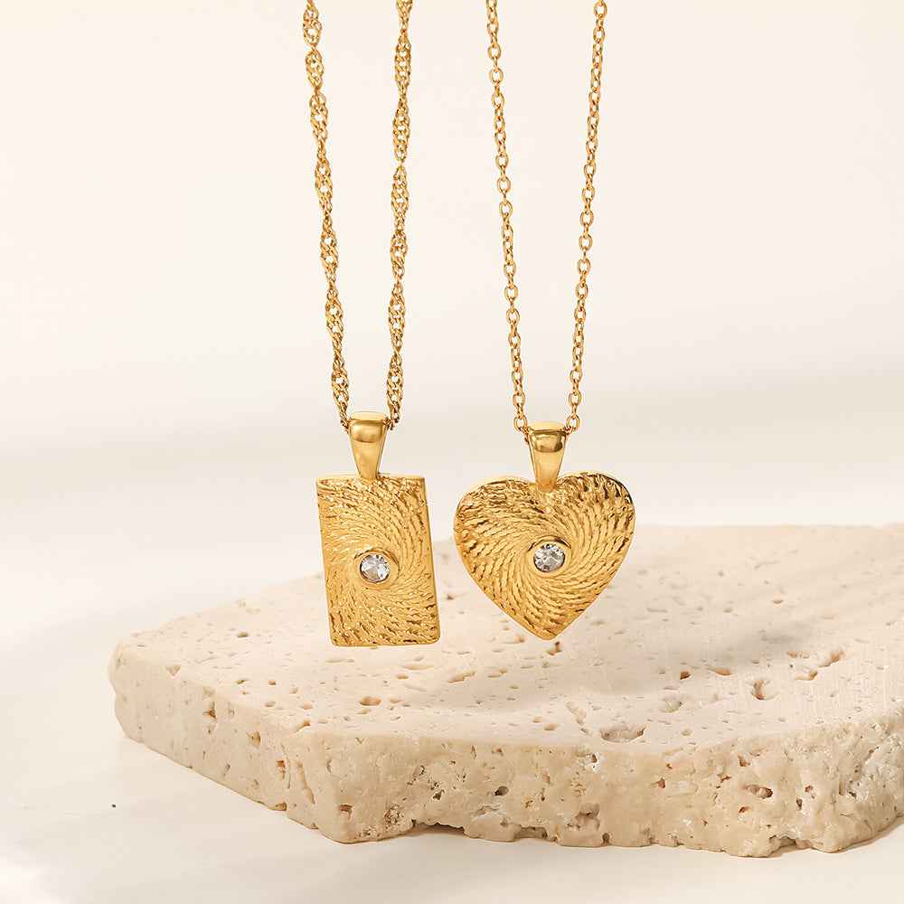 Collana Geometrica con Ciondolo a Cuore in Acciaio Inox Placcato Oro 18K con Intarsio di Zirconi per Donna