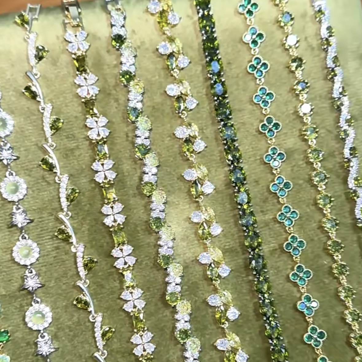 Luxury Elegant Geometric Alloy Plated Bracelet with Cubic Zirconia for Women
