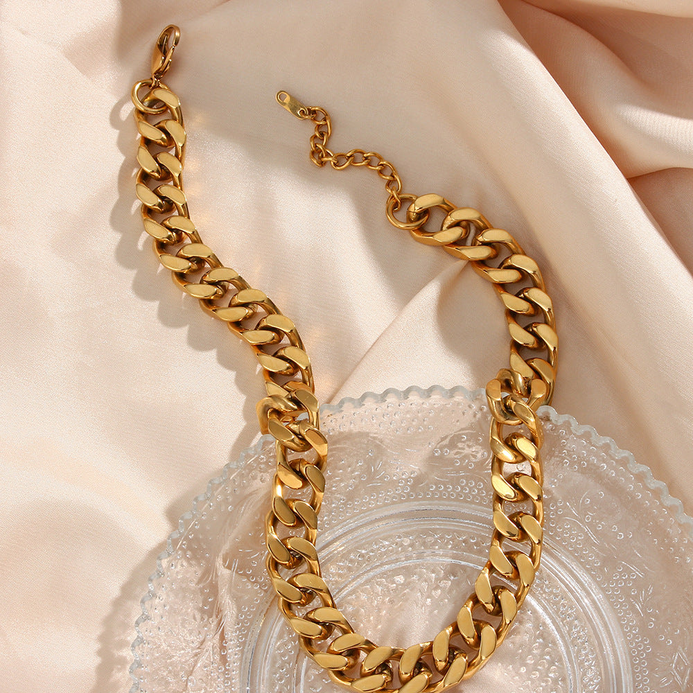 Fashionable Geometric Stainless Steel Cuban Chain Necklace for Women with Plated Finish
