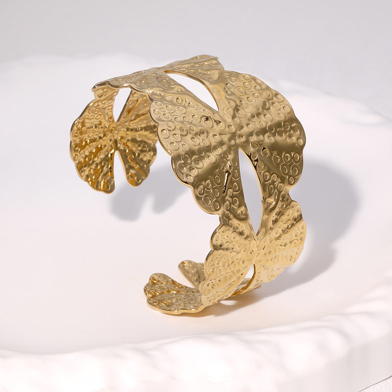 Minimalist Luxury 18K Gold Plated Hammered Geometric Stainless Steel Open Cuff Bracelet for Women