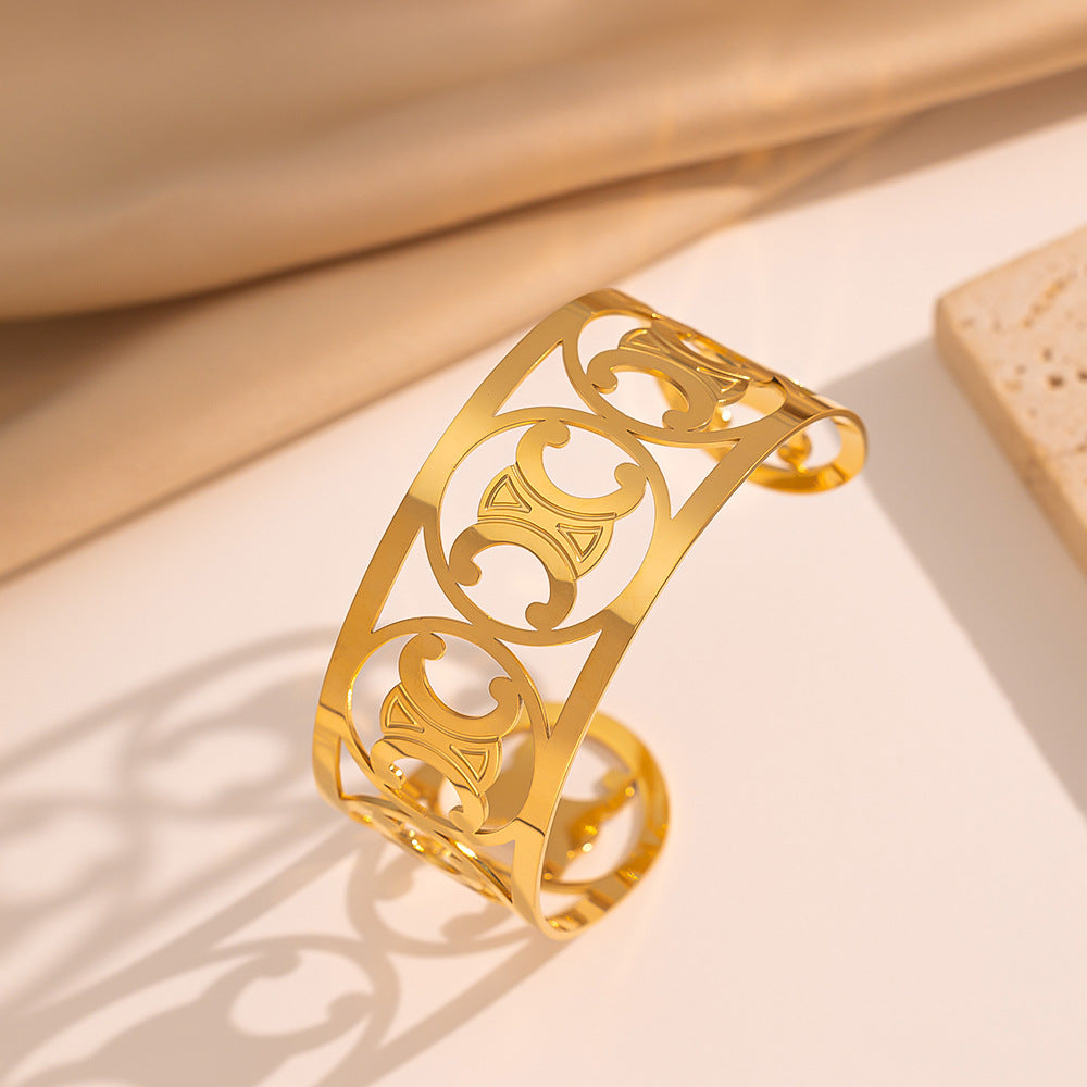 Fashionable Geometric Hollow-Out Titanium Steel Bracelet with 18K Gold Plating for Women