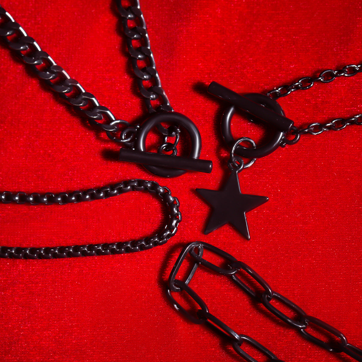 Sweet and Edgy Black Heart Pendant Necklace for Women with Zinc Alloy Construction Electroplated Finish and Cross Chain Style