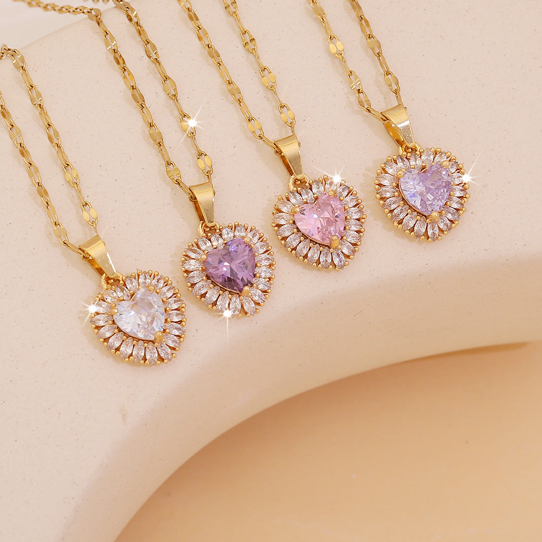 Fashionable Heart-Shaped Zirconia Pendant Necklace in Stainless Steel for Women with Elegant Clavicle Design