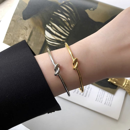Minimalist Oval Titanium Steel Bracelet with 18K Gold Plating Luxury Fashion Unisex Hand Jewelry