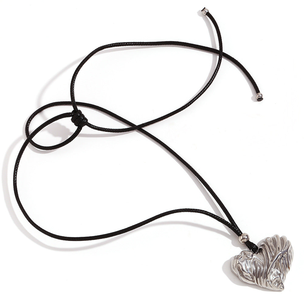 Fashionable Minimalist Heart-Shaped Stainless Steel Pendant Necklace for Women with 18K Gold Plating and Braided Leather Cord