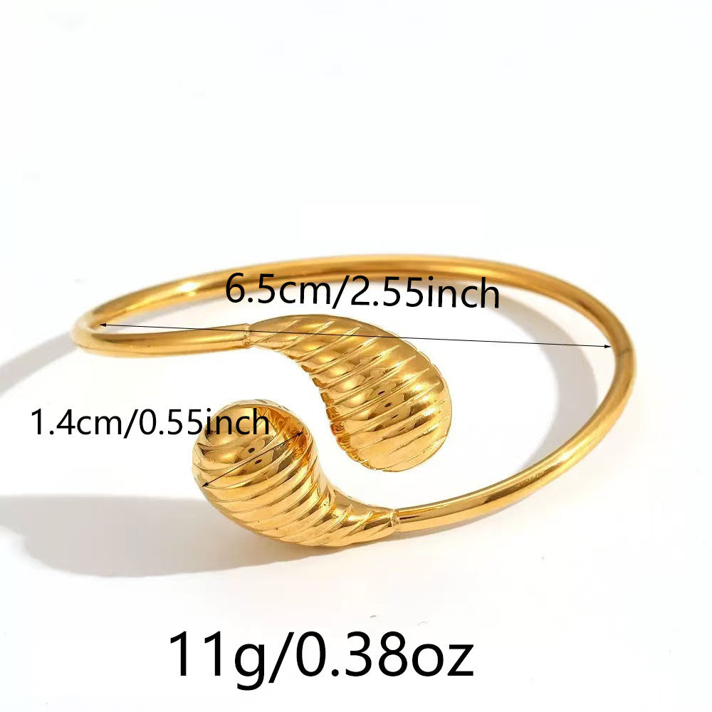 Elegant 18K Gold Plated Geometric Round Titanium Steel Bracelet