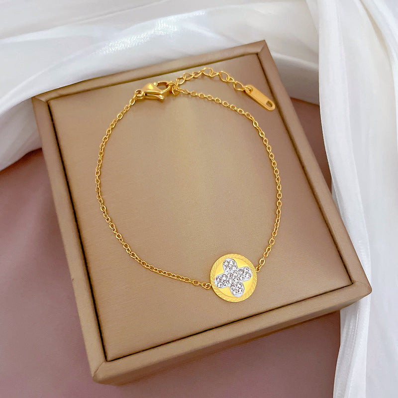 Minimalist Lucky Clover Full Rhinestone Titanium Steel Necklace for Women Geometric Pendant Clavicle Chain Fashion Office Wear