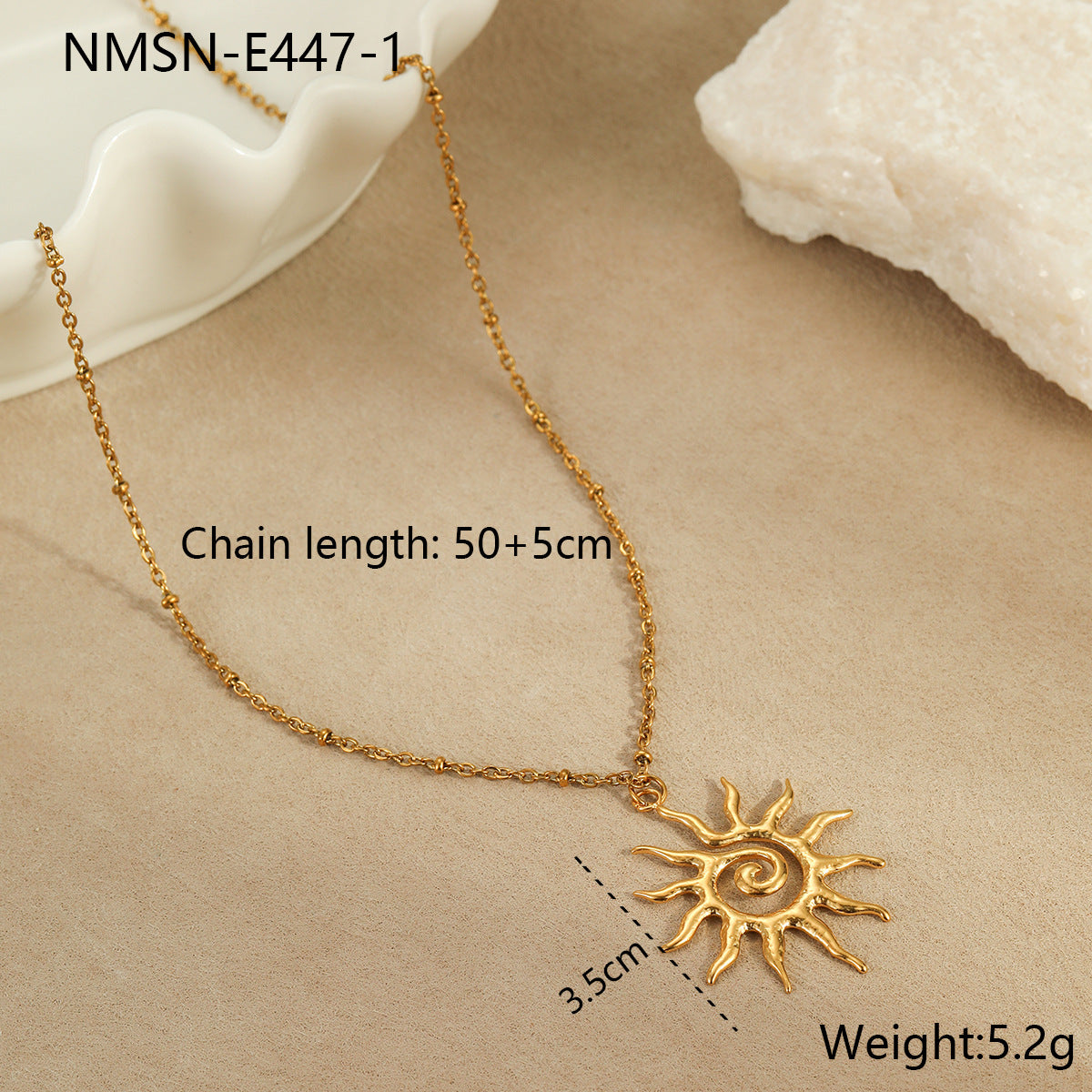 Collana da donna minimalista di tendenza in acciaio inossidabile placcato oro 18 carati a forma di sole