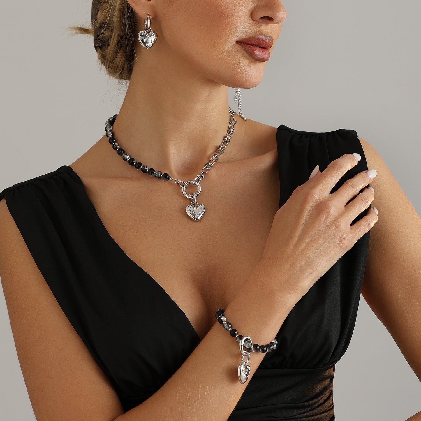 Sweet Streetwear Heart Geometric Alloy Plated Necklace with Beaded Splicing for Women