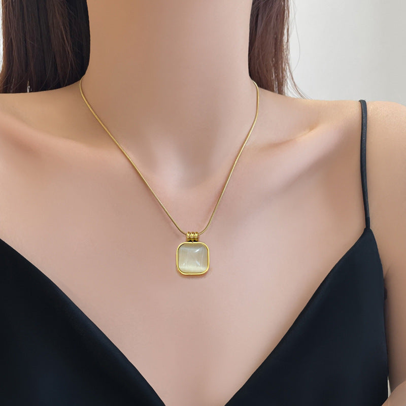 Minimalist Titanium Steel Geometric Cat's Eye Pendant Necklace for Women with Gold Plating and Locket Chain Style