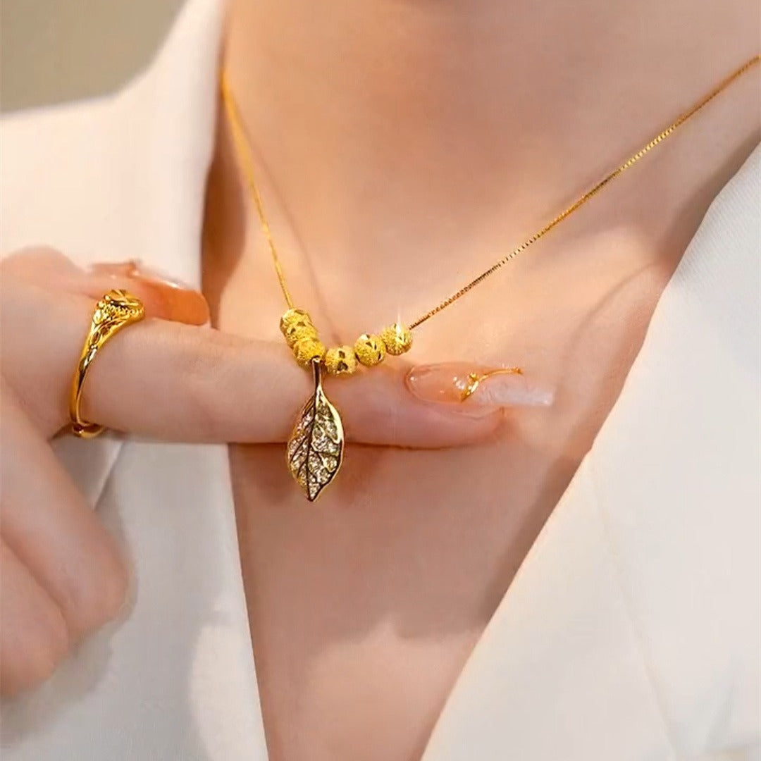 Original Design Irregular Pendant Necklace for Women in Titanium Steel with Plated Gold Finish