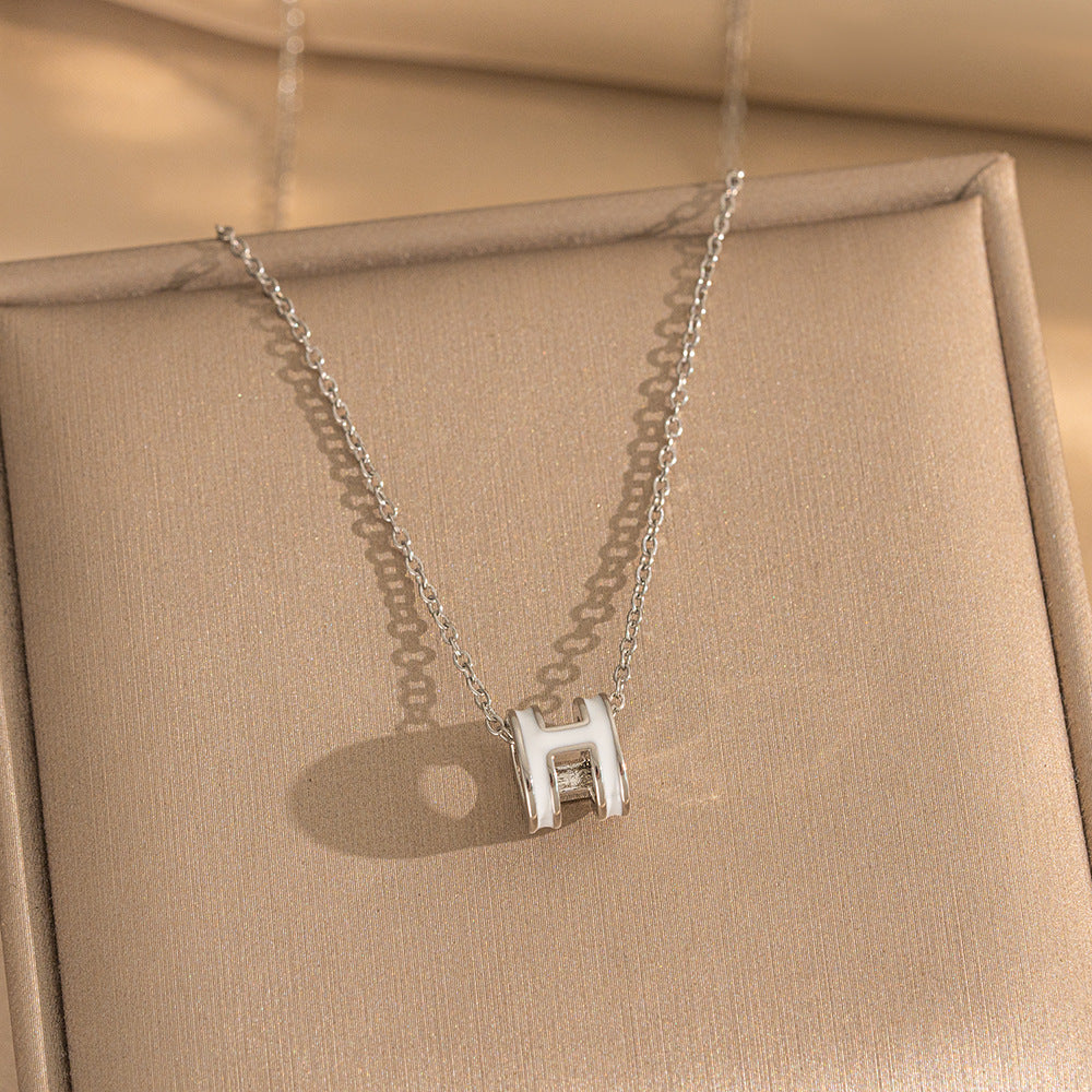 Set Collana da Donna Minimalista con Lettera H Floreale in Acciaio al Titanio con Catena a O