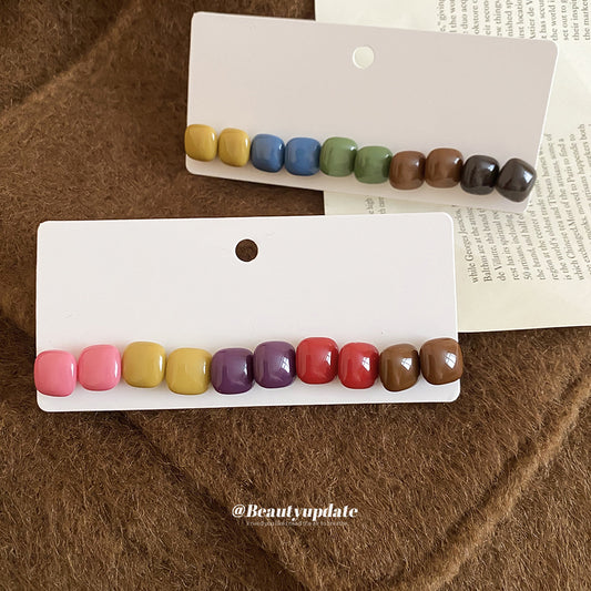 Pendientes de botón cuadrados de resina modernos y minimalistas con postes de acero chapado para mujer, joyas para las orejas ligeras y versátiles de lujo