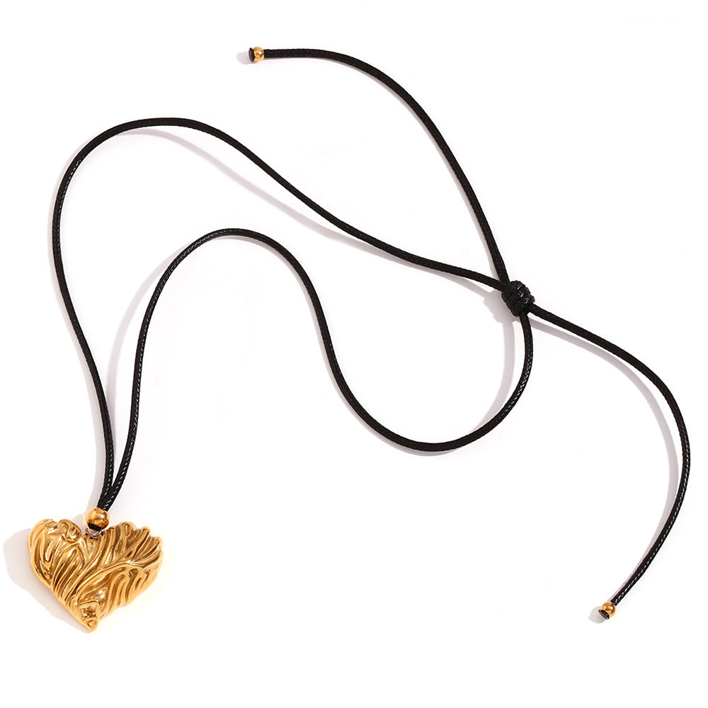 Fashionable Minimalist Heart-Shaped Stainless Steel Pendant Necklace for Women with 18K Gold Plating and Braided Leather Cord