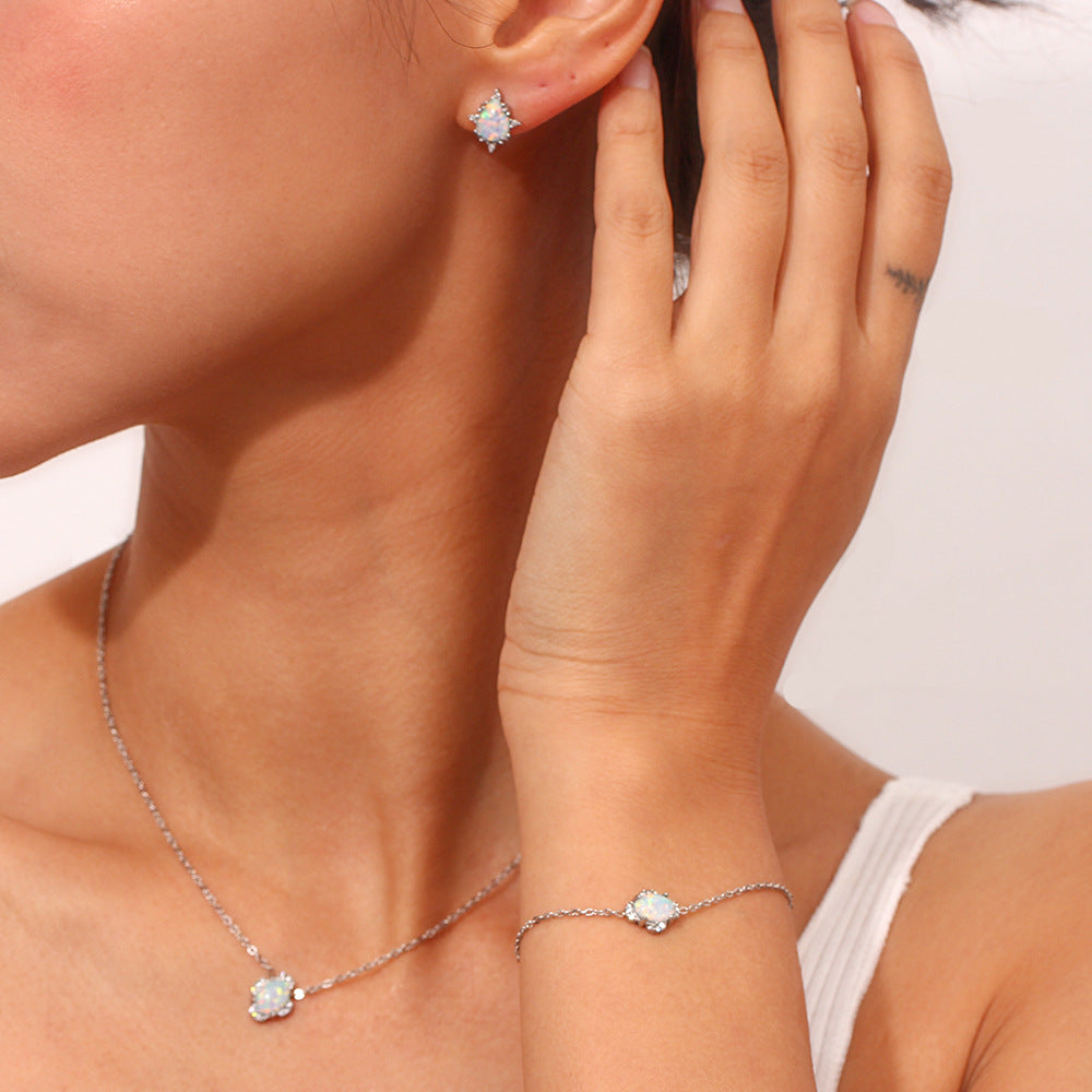 Juego de collar con colgante ovalado de pétalos florales vintage con cadena de acero inoxidable y colgantes de acero de titanio para mujer