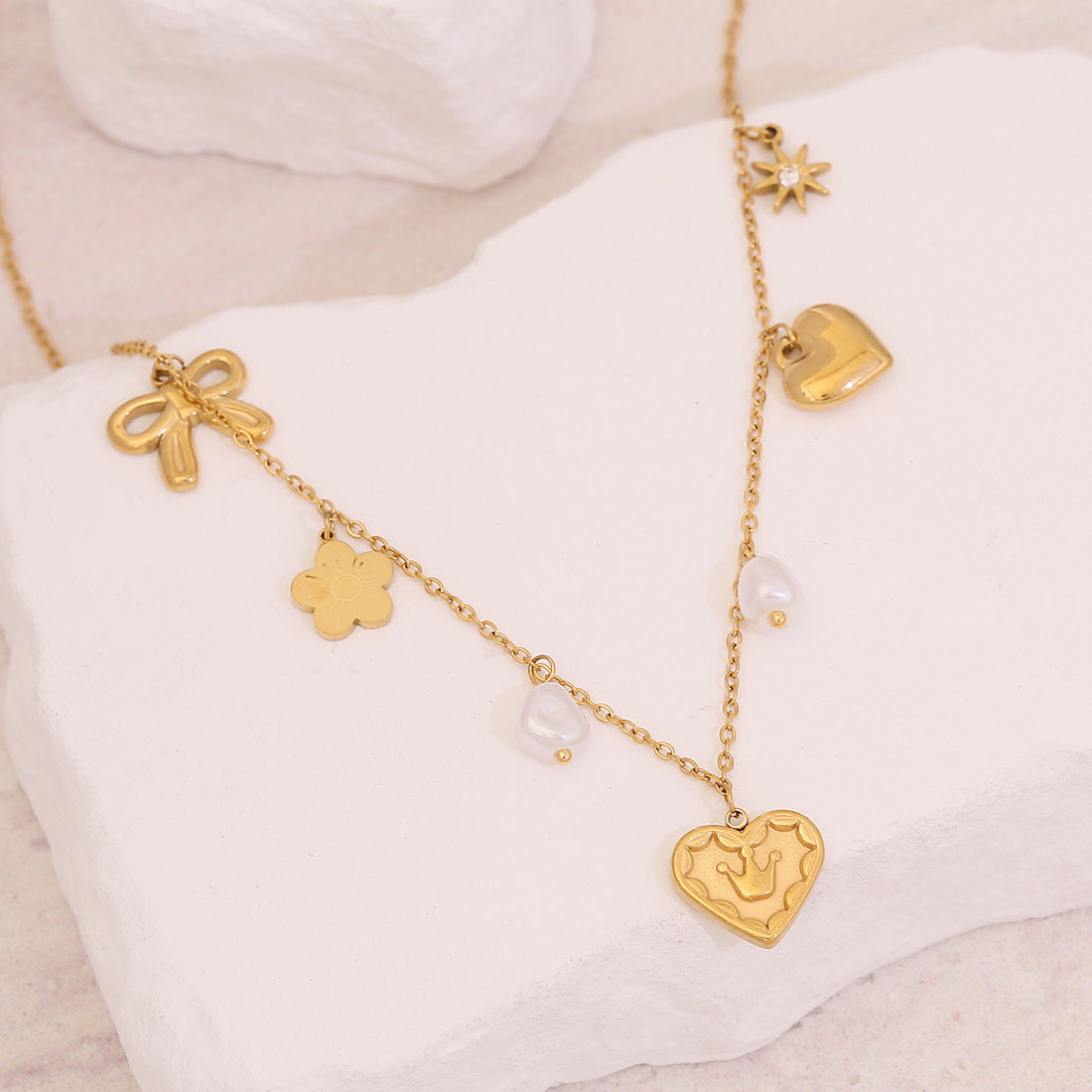 Fashionable Heart-Shaped Stainless Steel Pendant Necklace with Plated Finish and O-Chain for Women