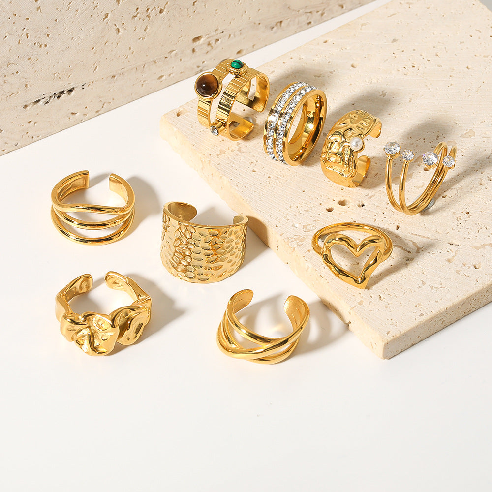 Anello da donna minimalista geometrico vintage in acciaio al titanio con intarsio di zirconi