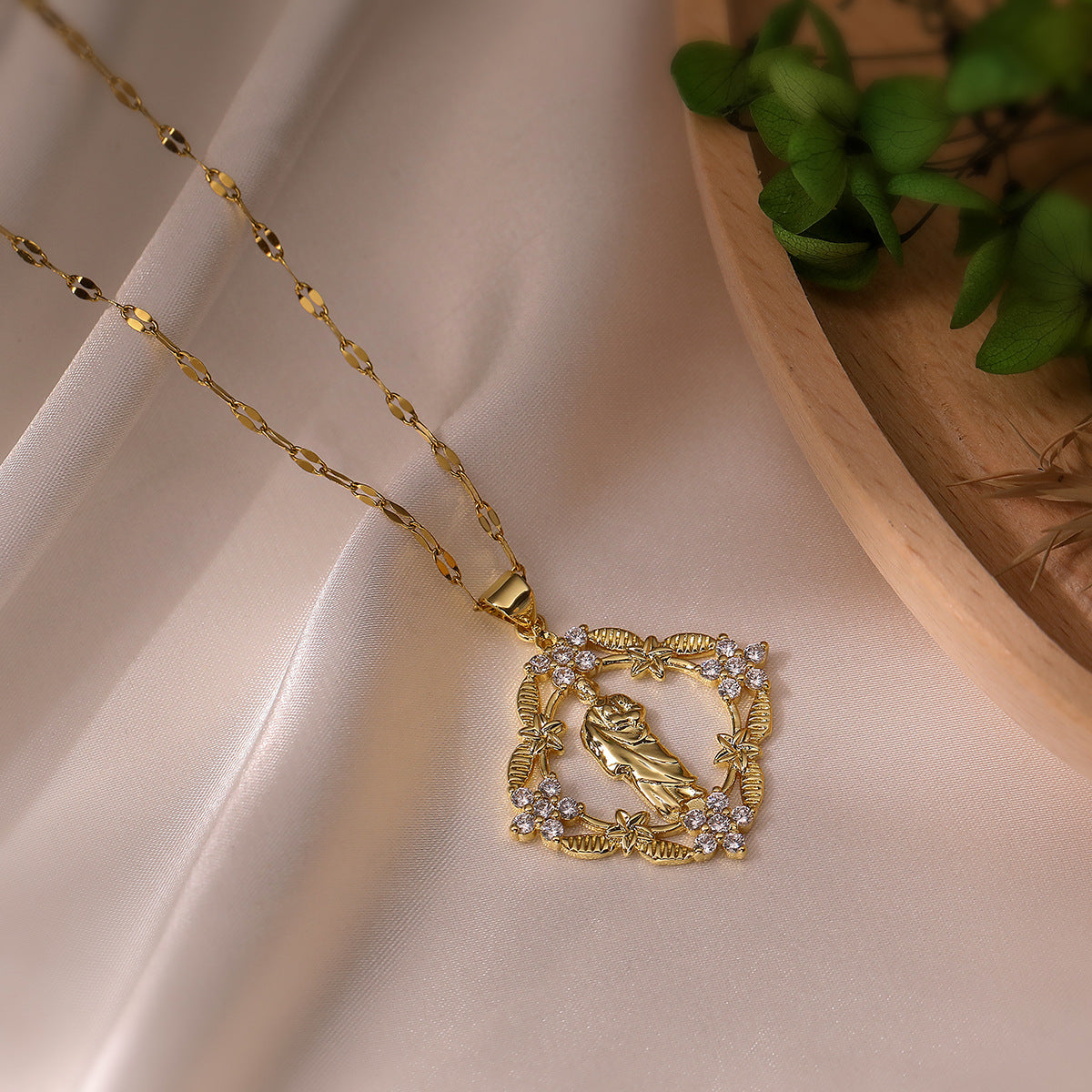 Minimalist Geometric Priest Pendant Necklace for Women with Copper Base and 18K Gold Plating, Zircon Inlay, Irregular Shape, Clavicle Chain
