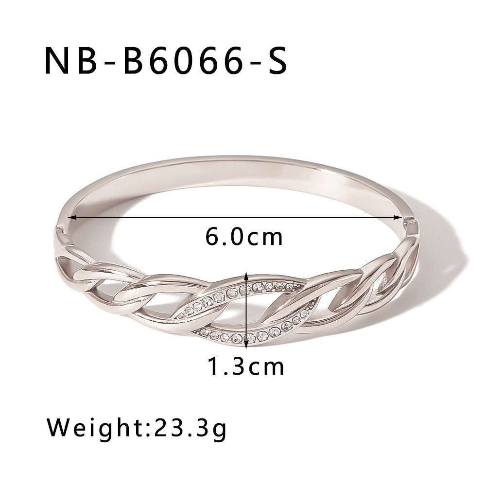 Ins Style Twisted Rope Texture Hollow Circle Pendant Necklace in Stainless Steel with 18K Gold Plating for Women
